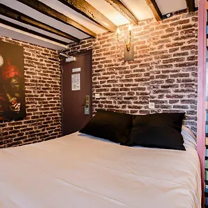 2* Hotel Absolute République